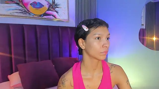 LauraAristizabal online show from 10/31/25, 11:44