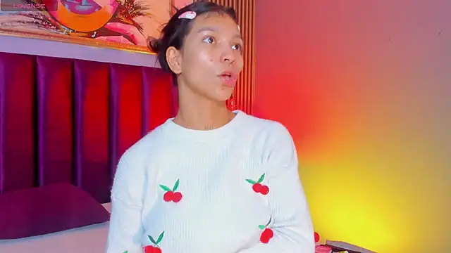 LauraAristizabal online show from 11/25/25, 12:49