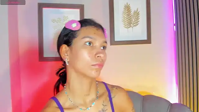 LauraAristizabal online show from 11/26/25, 12:50