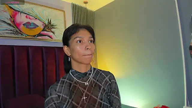 LauraAristizabal online show from 02/14/26, 12:02