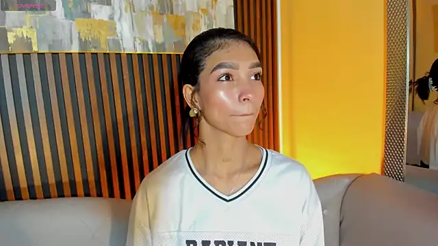 LauraAristizabal online show from 03/25/26, 12:33