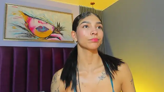 Snapshot of LauraAristizabal chatting on 05/01/26, 11:42 LauraAristizabal online show from 05/01/26, 11:42