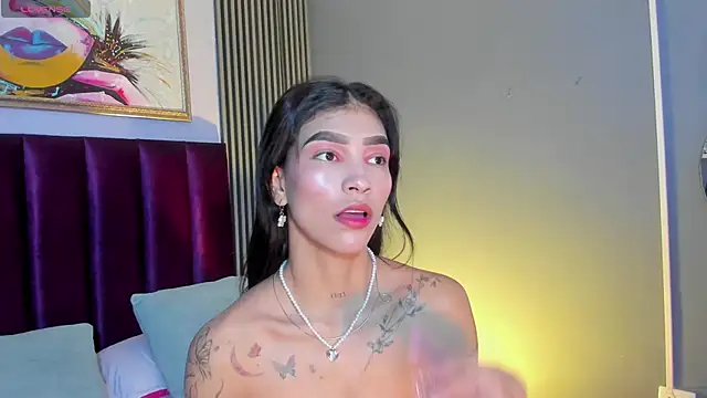 Snapshot of LauraAristizabal chatting on 05/28/26, 11:51 LauraAristizabal online show from 05/28/26, 11:51