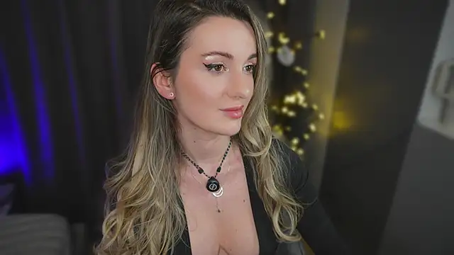 Snapshot of ShyNdWild chatting on 01/10/26, 03:25 ShyNdWild online show from 01/10/26, 03:25