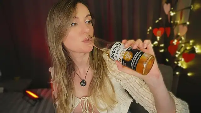 Snapshot of ShyNdWild chatting on 03/28/26, 05:34 ShyNdWild online show from 03/28/26, 05:34