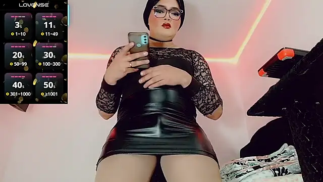 Snapshot of Miss_Nasty_Lia chatting on 04/13/26, 04:12 Miss Nasty Lia online show from 04/13/26, 04:12