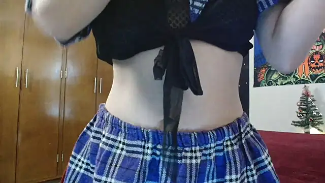 Snapshot of MINI_Petite chatting on 11/26/25, 06:09 MINI Petite online show from 11/26/25, 06:09