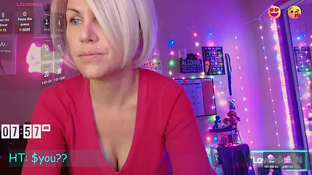 Snapshot of EmmaIsHere chatting on 01/15/25, 02:56 EmmaIsHere online show from 01/15/25, 02:56