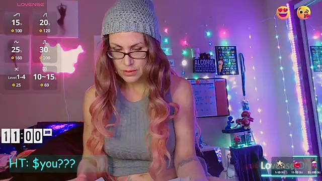 Snapshot of EmmaIsHere chatting on 01/18/25, 05:59 EmmaIsHere online show from 01/18/25, 05:59