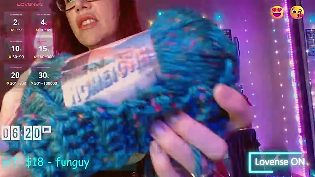 Snapshot of EmmaIsHere chatting on 02/08/25, 01:22 EmmaIsHere online show from 02/08/25, 01:22