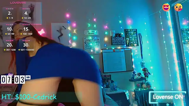 Snapshot of EmmaIsHere chatting on 02/08/25, 02:05 EmmaIsHere online show from 02/08/25, 02:05