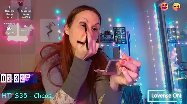 Snapshot of EmmaIsHere chatting on 03/17/25, 09:34 EmmaIsHere online show from 03/17/25, 09:34