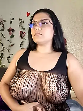 Snapshot of kittylu__ chatting on 02/24/25, 08:49 kittylu online show from 02/24/25, 08:49