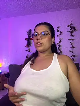 Snapshot of kittylu__ chatting on 10/03/25, 02:30 kittylu online show from 10/03/25, 02:30