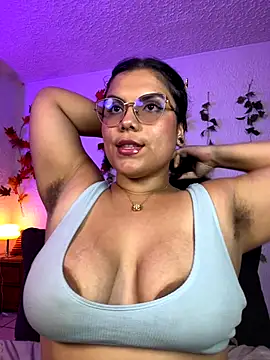 Snapshot of kittylu__ chatting on 11/06/25, 02:01 kittylu online show from 11/06/25, 02:01