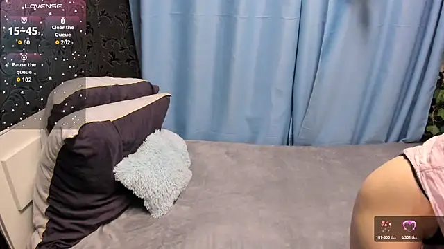 Snapshot of MelaniGrand chatting on 11/28/25, 08:50 MelaniGrand online show from 11/28/25, 08:50