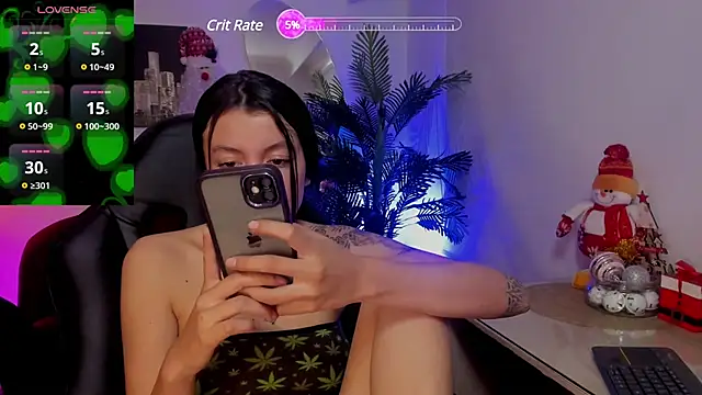 Snapshot of Meghan320 chatting on 12/18/24, 02:38 Meghan320 online show from 12/18/24, 02:38