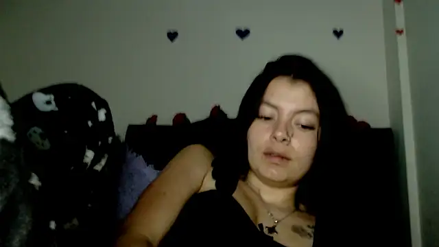Snapshot of Meghan320 chatting on 03/18/25, 04:15 Meghan320 online show from 03/18/25, 04:15