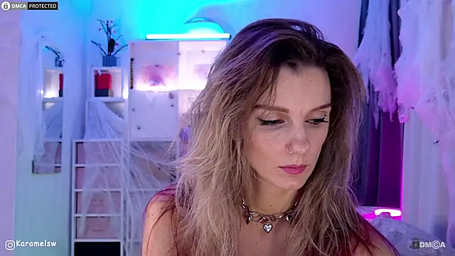 Snapshot of Karamelsw_ chatting on 11/04/25, 11:04 Karamelsw online show from 11/04/25, 11:04