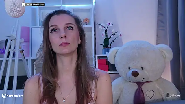 Snapshot of Karamelsw_ chatting on 03/05/26, 10:06 Karamelsw online show from 03/05/26, 10:06