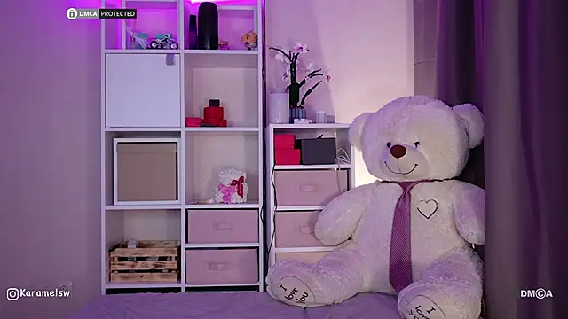 Snapshot of Karamelsw_ chatting on 03/07/26, 11:24 Karamelsw online show from 03/07/26, 11:24