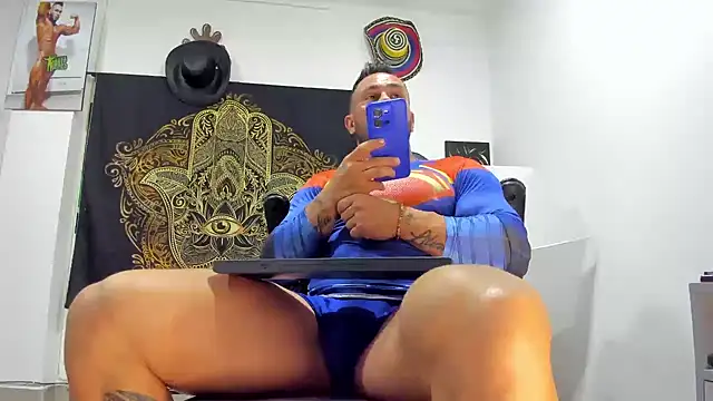 LOGAN WHITTERS01 online show from 12/18/24, 11:08