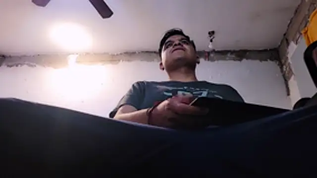 Snapshot of thor000089 chatting on 10/20/25, 06:03 thor000089 online show from 10/20/25, 06:03