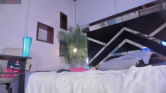 Snapshot of candy_sweet_ chatting on 01/31/25, 09:37 candy sweet  online show from 01/31/25, 09:37