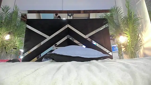 Snapshot of candy_sweet_ chatting on 02/07/25, 06:13 candy sweet  online show from 02/07/25, 06:13