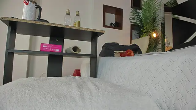 Snapshot of candy_sweet_ chatting on 10/08/25, 07:11 candy sweet  online show from 10/08/25, 07:11