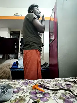 Snapshot of Mallupaiyanaachu chatting on 01/18/25, 02:23 Mallupaiyanaachu online show from 01/18/25, 02:23