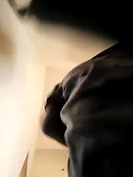 Snapshot of Mallupaiyanaachu chatting on 03/05/25, 08:32 Mallupaiyanaachu online show from 03/05/25, 08:32