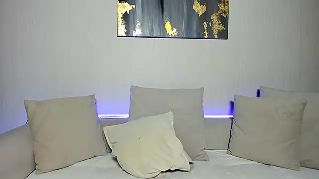 Mia Callme online show from 11/24/25, 07:13