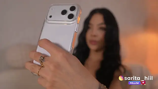 Snapshot of sarah_hiill chatting on 10/23/25, 01:05 sarah hiill online show from 10/23/25, 01:05