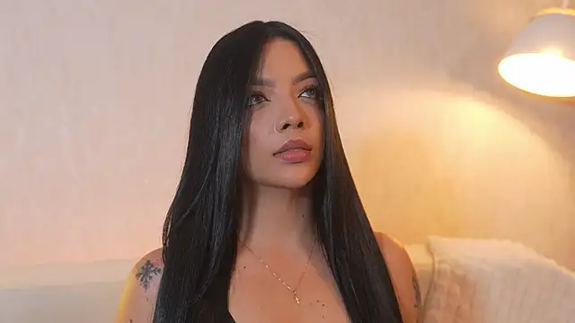 Snapshot of sarah_hiill chatting on 11/19/25, 09:37 sarah hiill online show from 11/19/25, 09:37