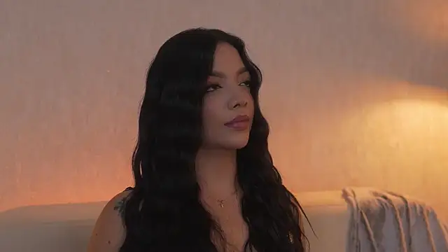 Snapshot of sarah_hiill chatting on 03/11/26, 11:44 sarah hiill online show from 03/11/26, 11:44