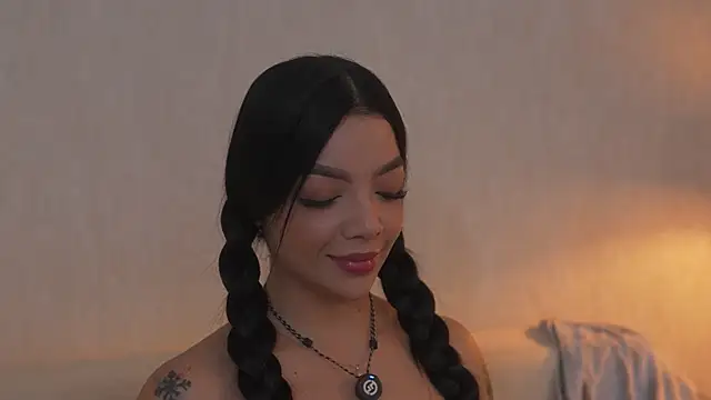 Snapshot of sarah_hiill chatting on 04/02/26, 12:14 sarah hiill online show from 04/02/26, 12:14