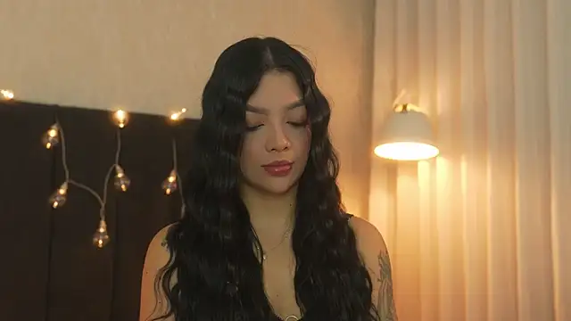 Snapshot of sarah_hiill chatting on 04/07/26, 12:16 sarah hiill online show from 04/07/26, 12:16