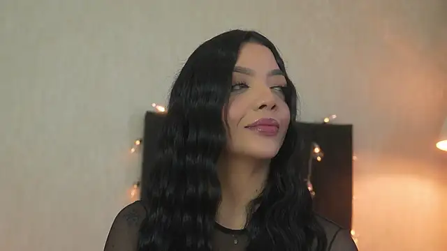 Snapshot of sarah_hiill chatting on 04/15/26, 10:21 sarah hiill online show from 04/15/26, 10:21