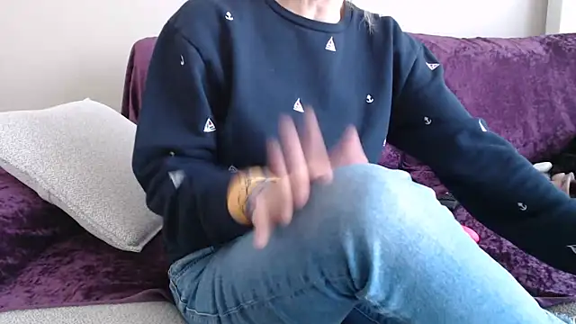 Snapshot of Galadriel chatting on 03/22/25, 10:49 Galadriel online show from 03/22/25, 10:49