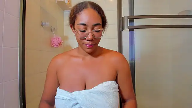 Aisharhodes00 online show from 12/11/24, 07:36