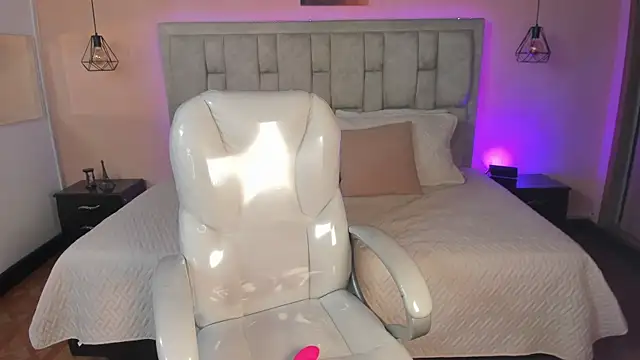 Stefhanyblow online show from 09/13/25, 10:53