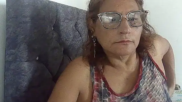 charrysexy1 online show from 10/31/25, 01:01