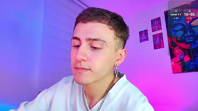 Snapshot of dimitri-bilak chatting on 04/08/26, 11:27 dimitri-bilak online show from 04/08/26, 11:27