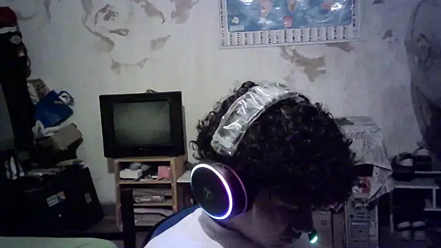 Snapshot of Emv2 chatting on 02/04/26, 06:08 Emv2 online show from 02/04/26, 06:08