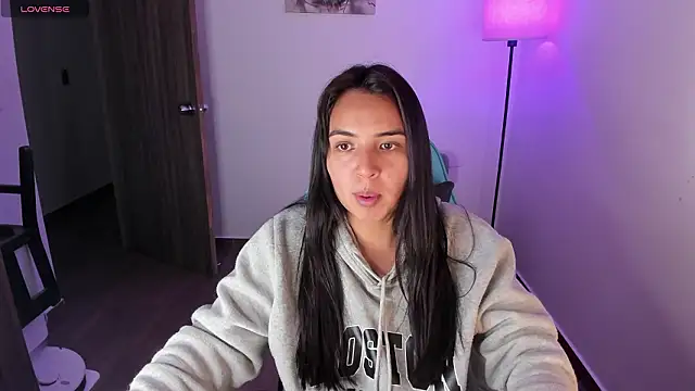 Snapshot of Miss_Nicole chatting on 03/13/26, 02:40 Miss Nicole online show from 03/13/26, 02:40