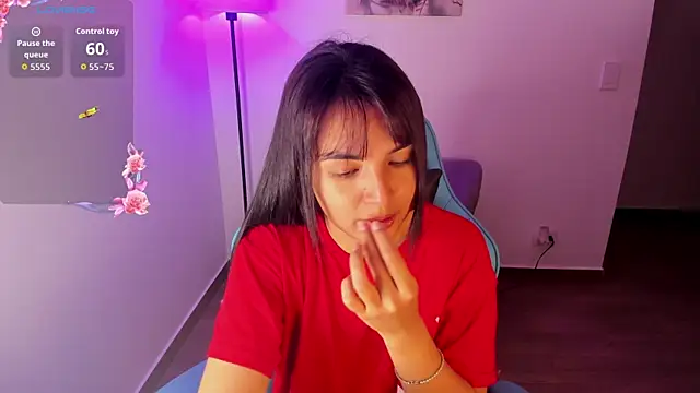 Miss Nicole online show from 05/17/26, 08:16