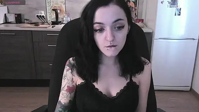 Snapshot of spticc chatting on 11/14/25, 08:24 spticc online show from 11/14/25, 08:24