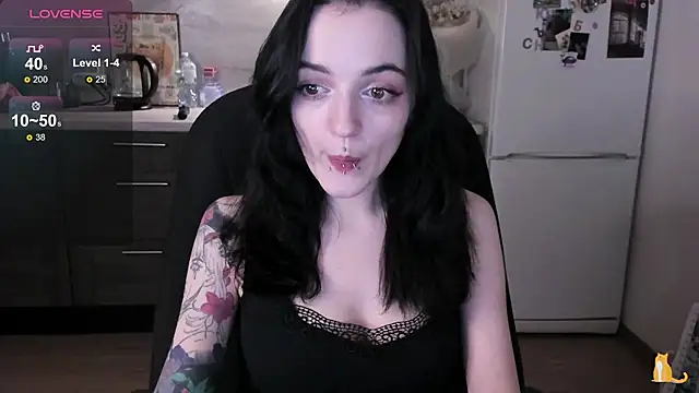 Snapshot of spticc chatting on 04/04/26, 05:10 spticc online show from 04/04/26, 05:10