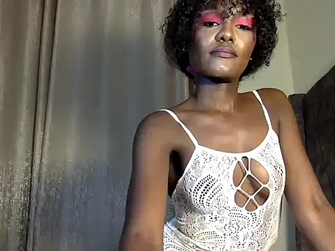 Snapshot of HarlotyQueen chatting on 11/16/25, 05:40 HarlotyQueen online show from 11/16/25, 05:40